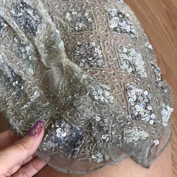 MacDuggal Lattice Sequin Long-Sleeve Gown nude sparkles size 4 - Picture 10 of 14